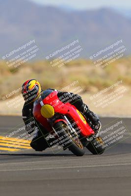 media/Oct-08-2022-SoCal Trackdays (Sat) [[1fc3beec89]]/Turn 16 (125pm)/